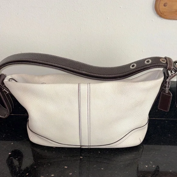 COACH Vintage Hobo Leather C0782-F10942 in EUC - Picture 2 of 12